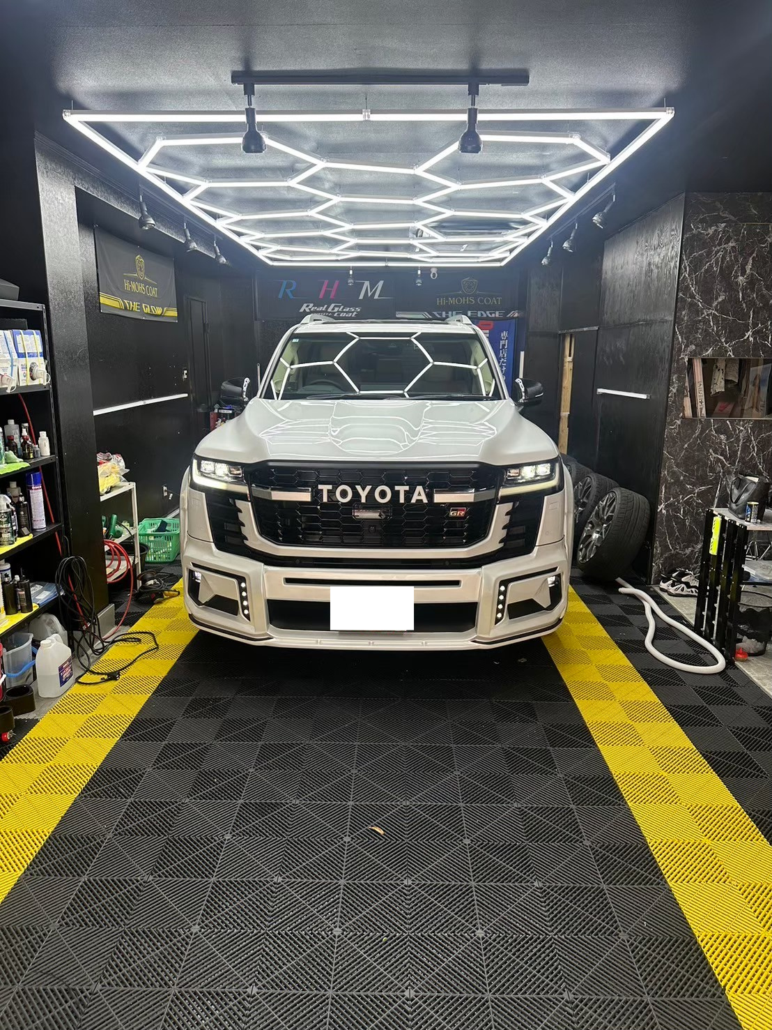 トヨタ ランドクルーザー ホワイト キーパーコーティング 大阪 施工事例