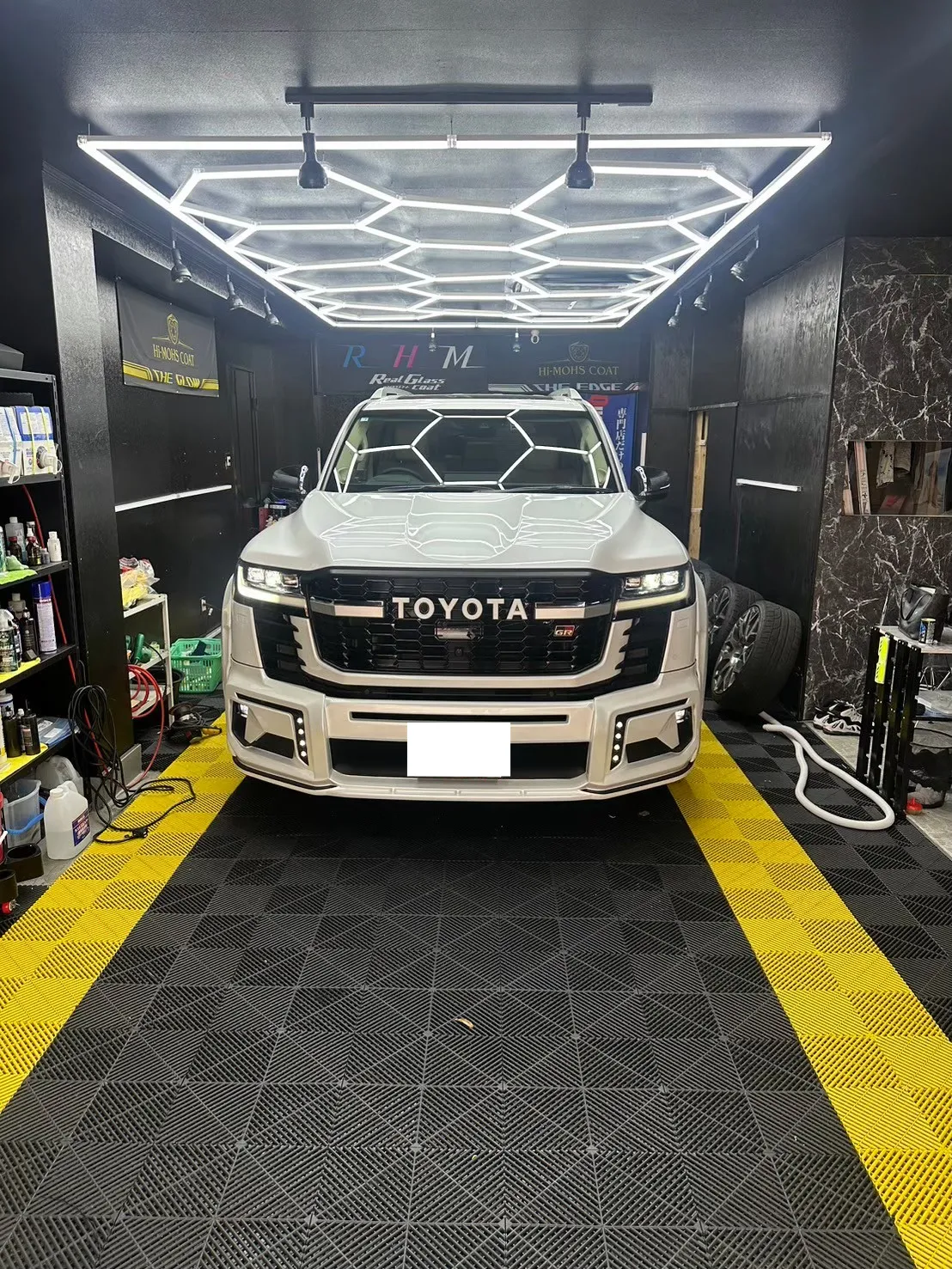 トヨタ ランドクルーザー ホワイト キーパーコーティング 大阪 施工事例